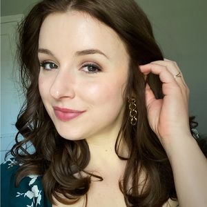 Meet your Posher, Hayley